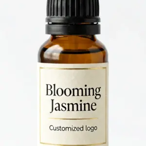 Aceite esencial con aroma a jazmín en flor